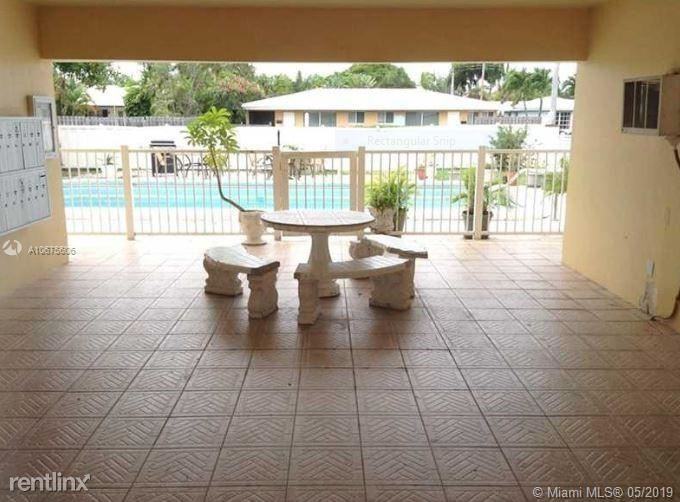 5420 NE 22nd Ter - Photo 2 of 5