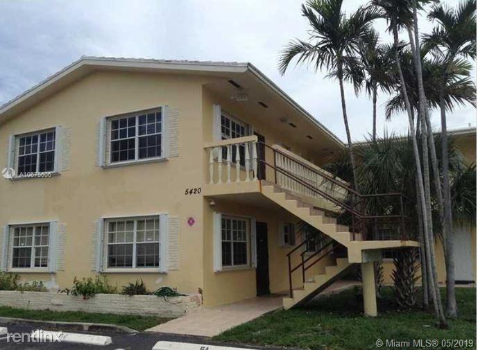 5420 NE 22nd Ter - Photo 3 of 5