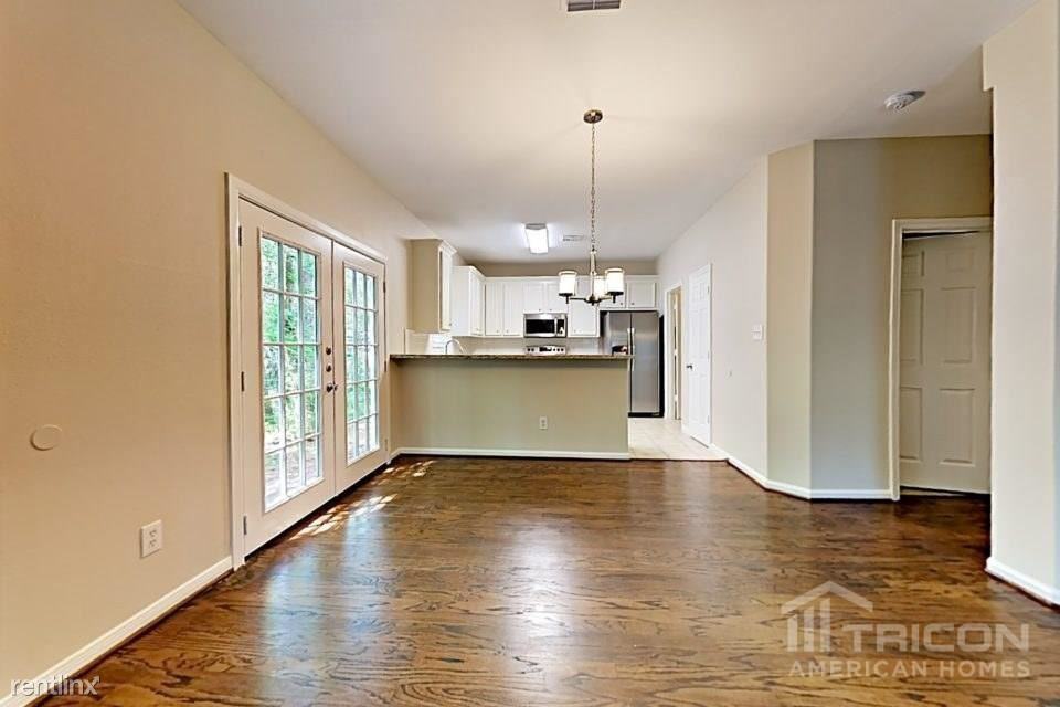 10935 - Photo 2 of 5