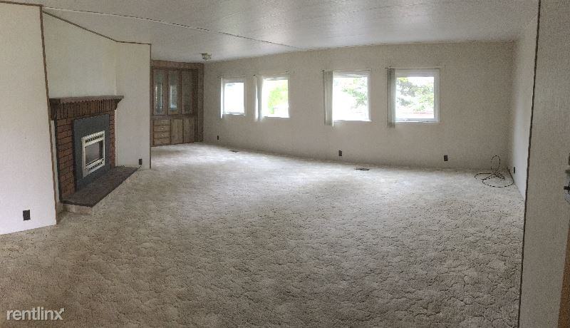 4444 Prairie Dr - Photo 3 of 21