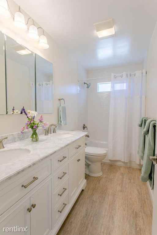 733 Circle Dr - Photo 3 of 6