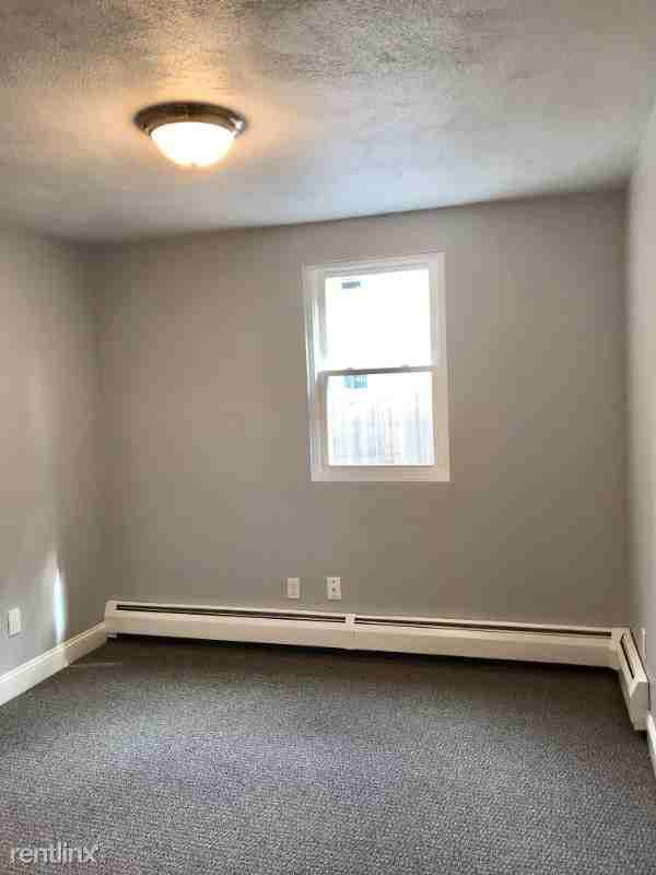 650 Admiral Street - Photo 3 of 14