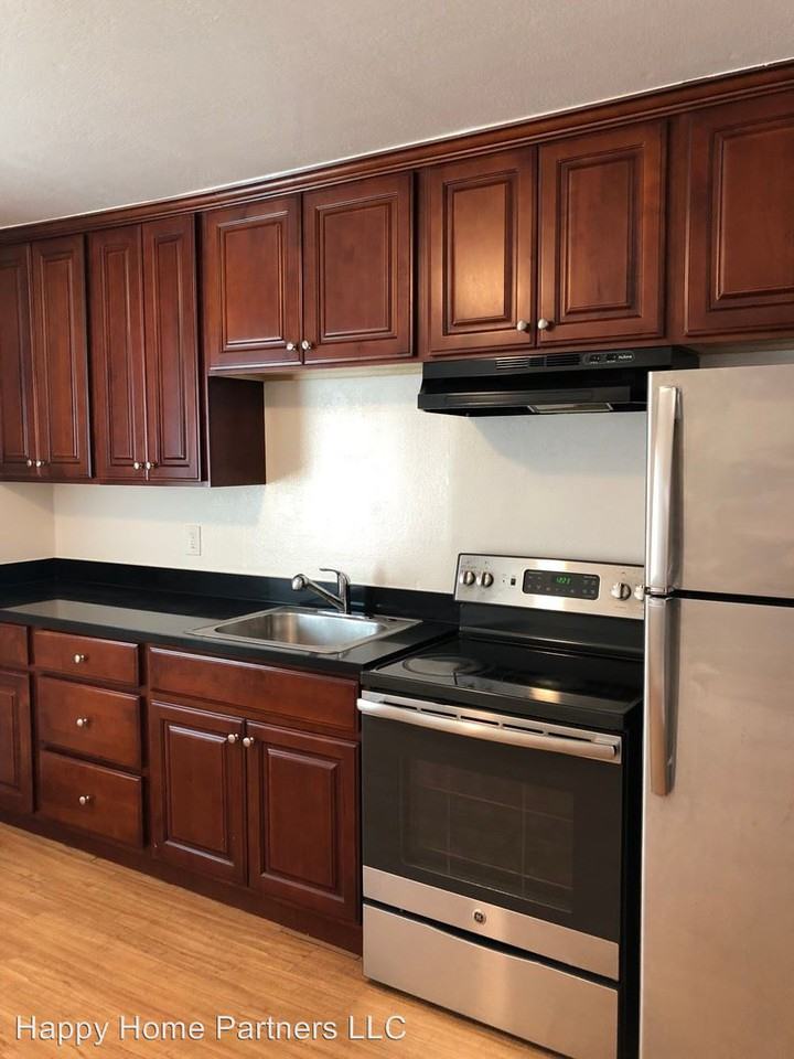 1848 East 25th Street A-F - Photo 2 of 11