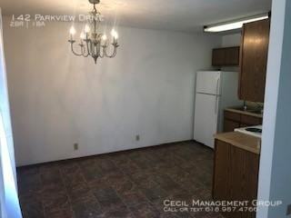 142 Parkview Dr - Photo 3 of 6