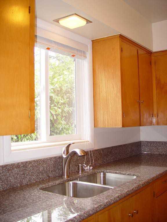 3402 SW 11th Ave #4 - Photo 2 of 6