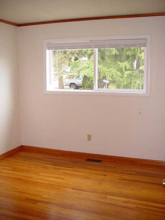 3402 SW 11th Ave #4 - Photo 3 of 6