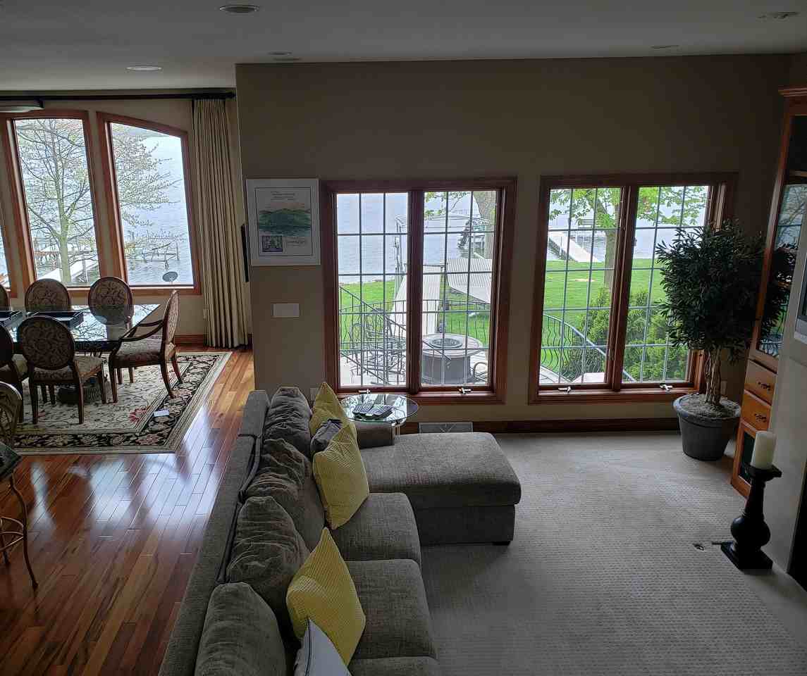 N37W26875 Kopmeier Dr - Photo 2 of 9