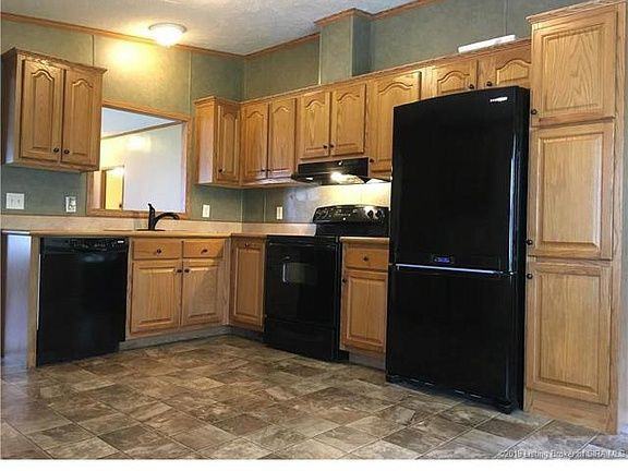 215 Miller Ave - Photo 2 of 4