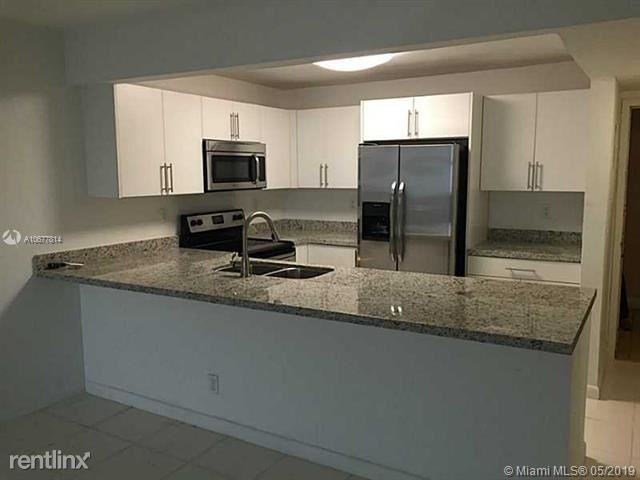 DADELAND PLACE CONDO - Photo 3 of 19