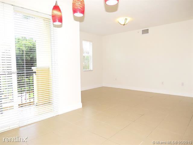 THE GRANDE CONDO - Photo 2 of 22