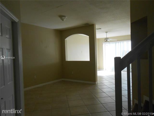 12398 SW 125 TE - Photo 3 of 22