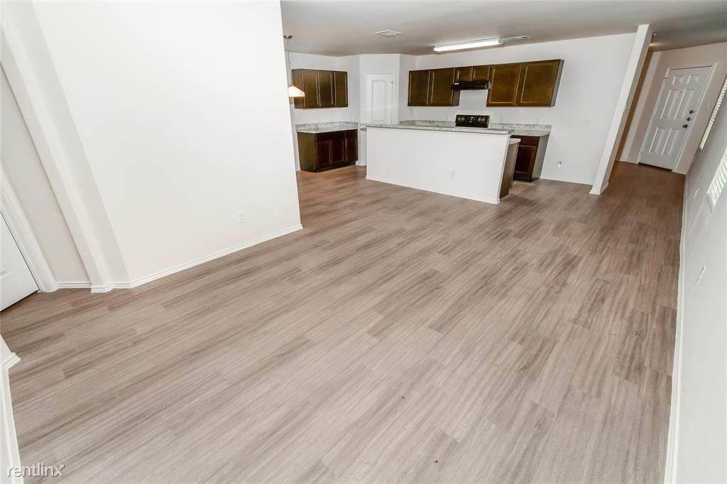 13959 Westfield Dr - Photo 3 of 11