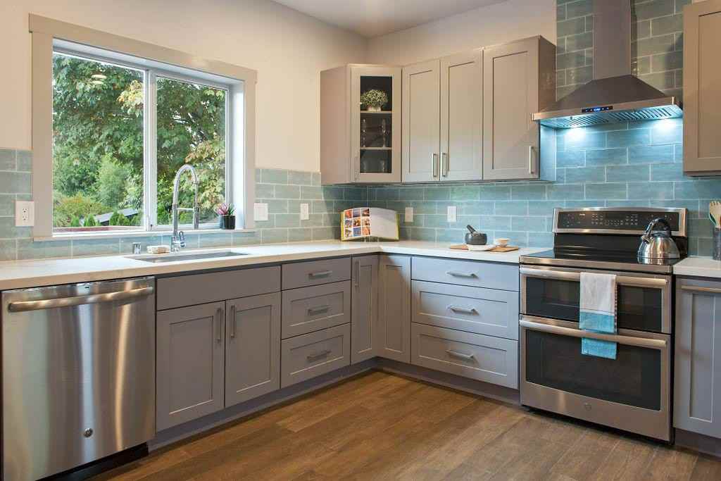 10015 42nd Avenue Southwest - Photo 3 of 15