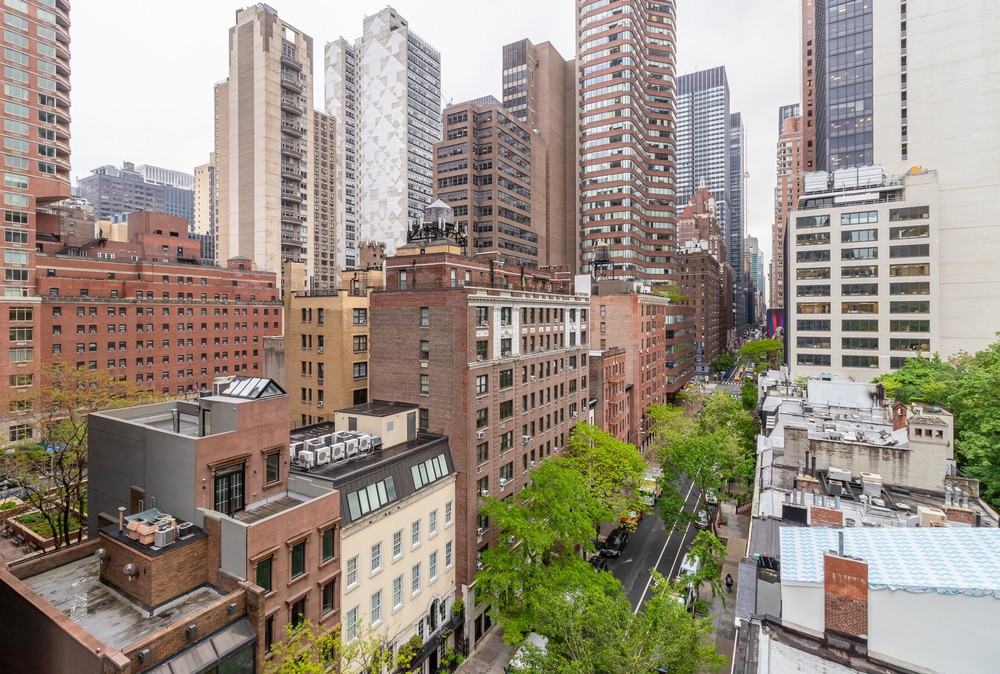 249 East 48th Street - Photo 2 of 7
