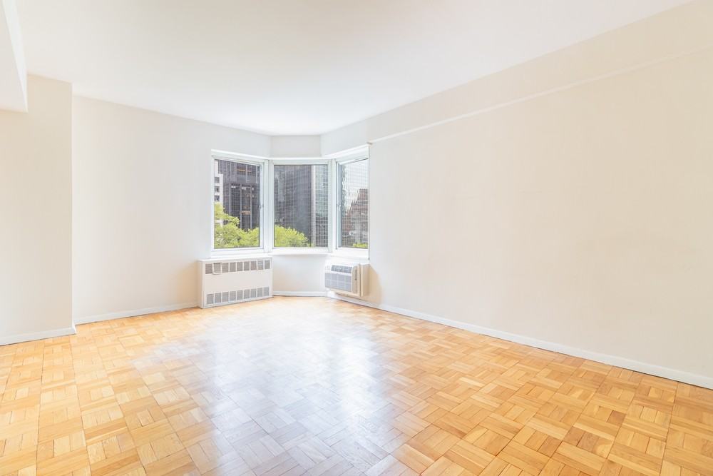 249 East 48th Street - Photo 3 of 7