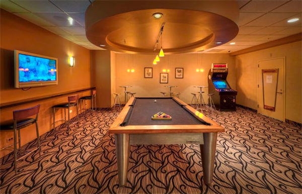 State and Grand - Photo 3 of 10