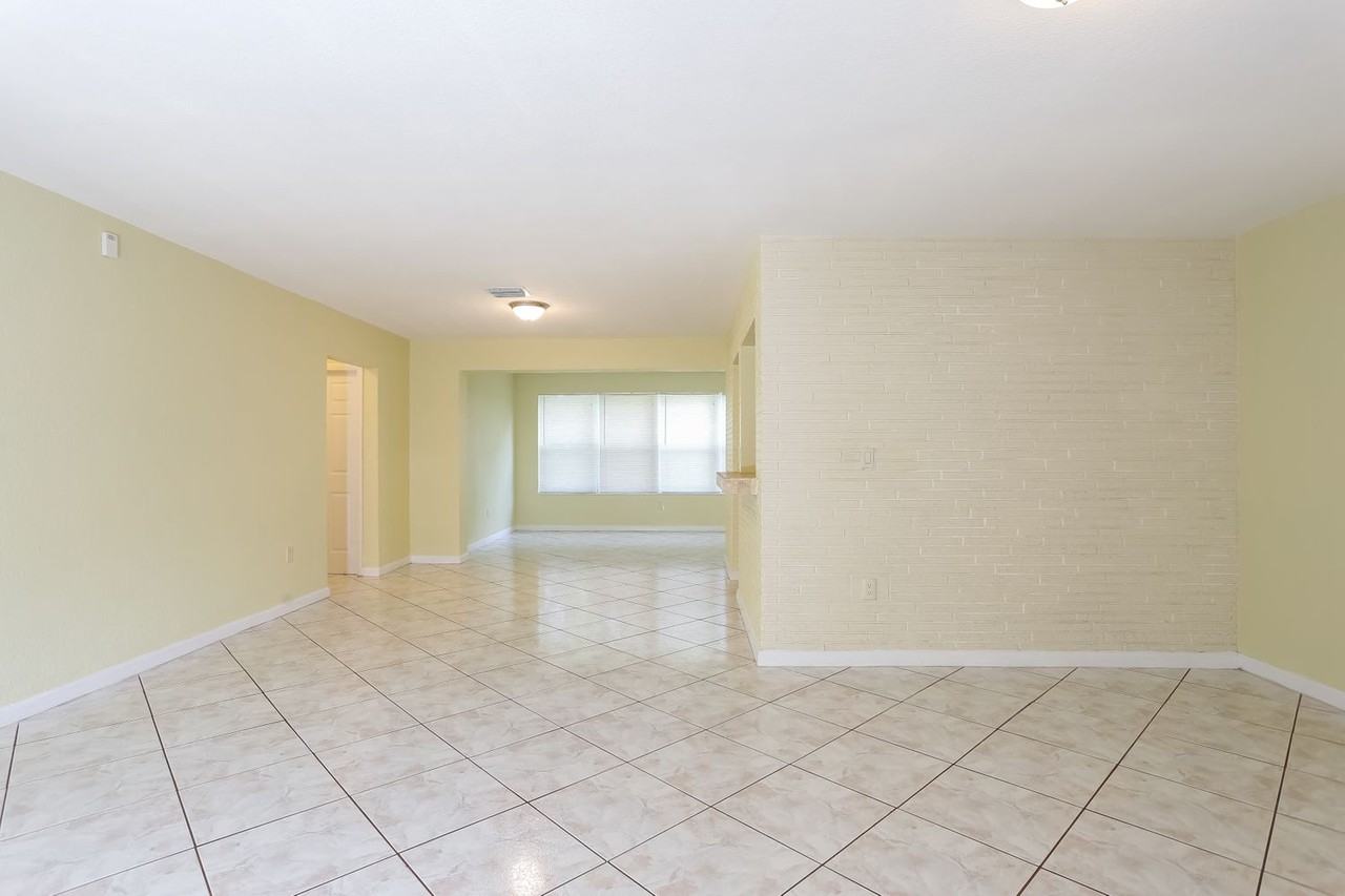 7320 Alhambra Blvd - Photo 2 of 22