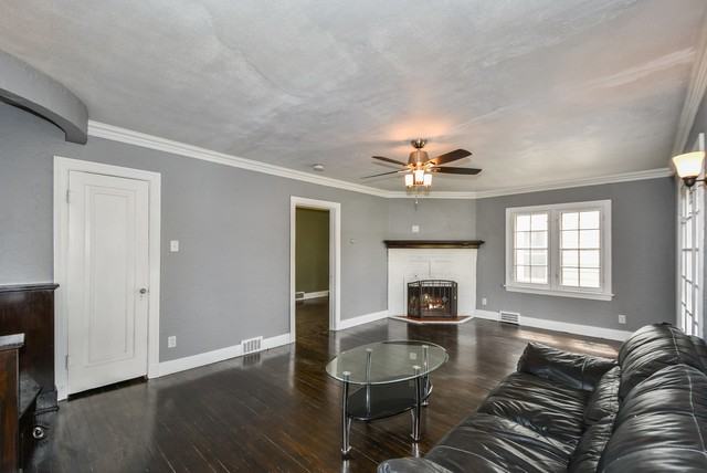1011 N 19th Ave - Photo 2 of 22