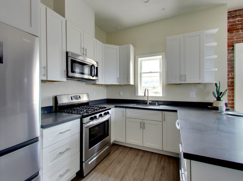 22632 Main St - Photo 3 of 7