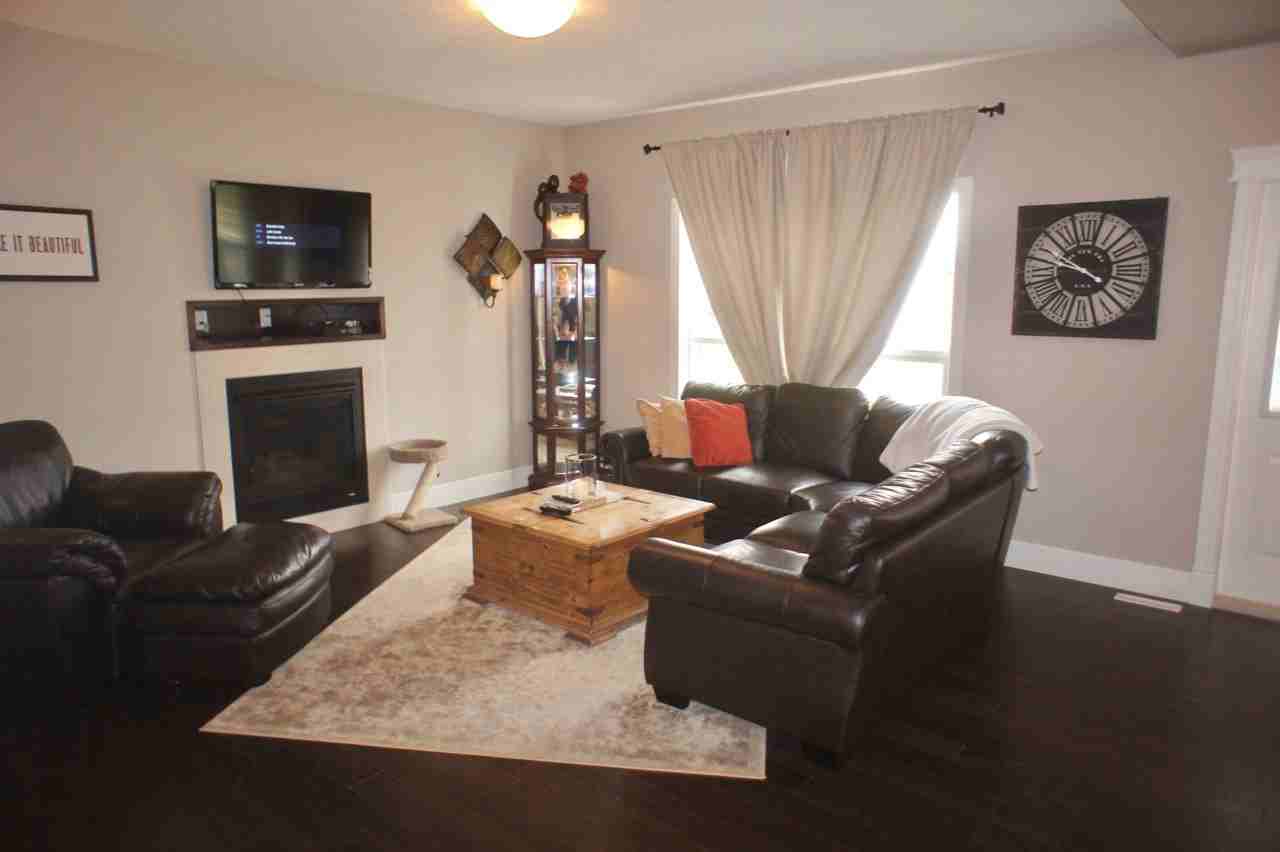 8718 112 St - Photo 3 of 23