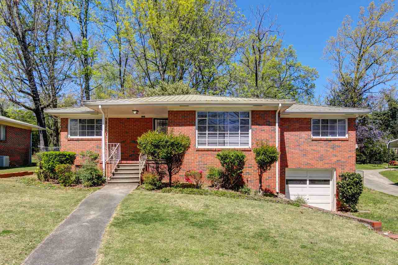 721 Barclay Ln - Photo 2 of 26
