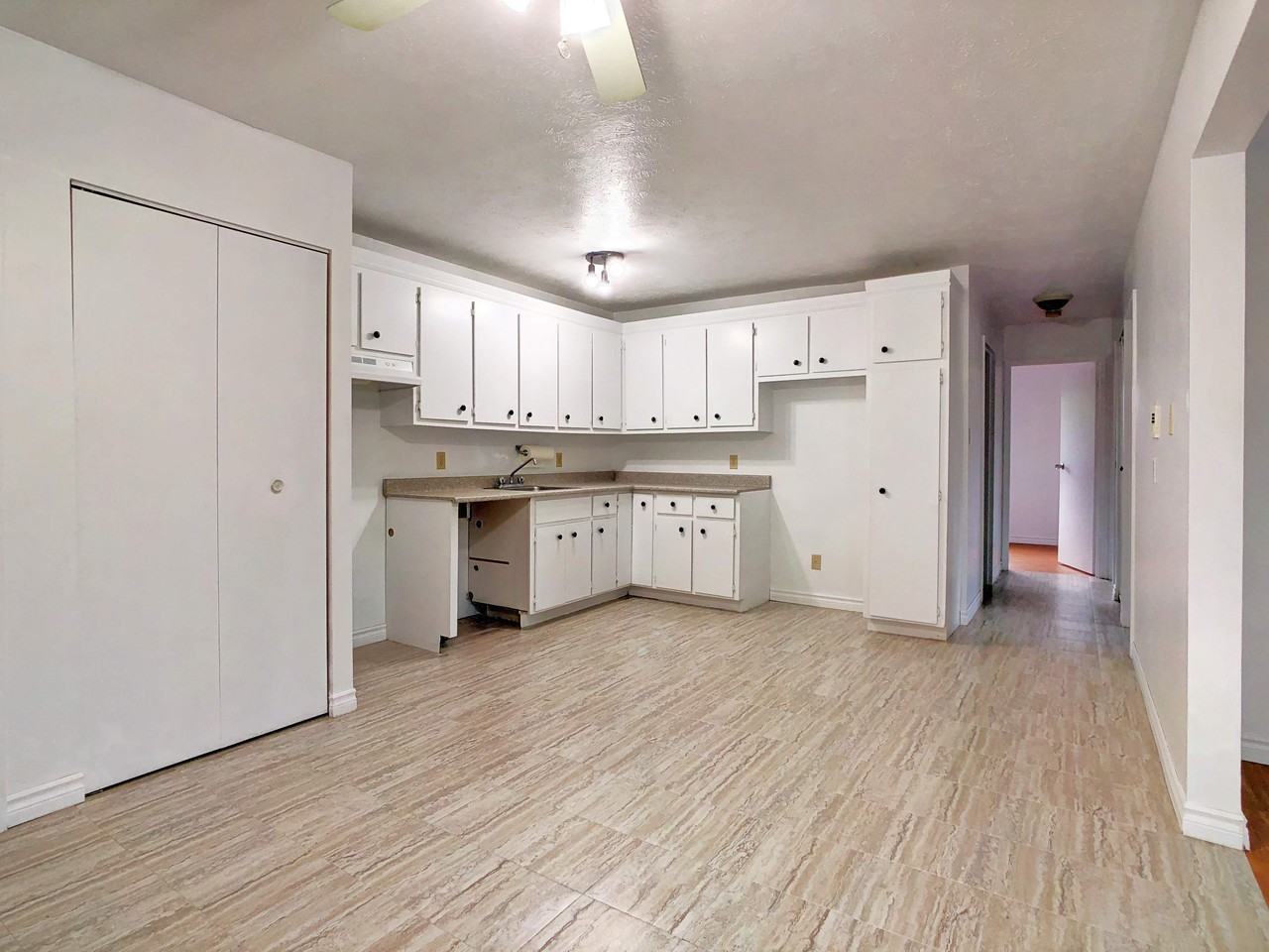 1555 Rue de Dorval #405