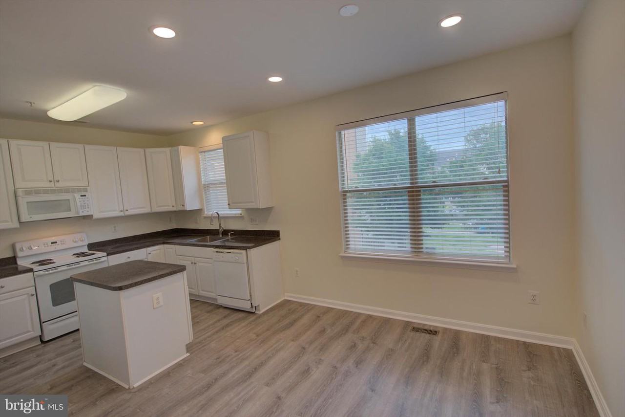 117 S High St #104 - Photo 3 of 18