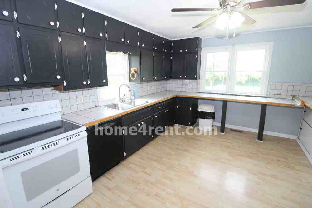 9920 E 38 St - Photo 2 of 22