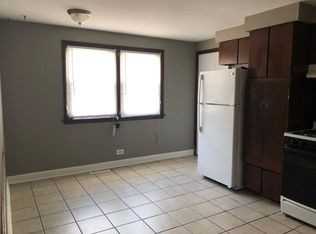 215 E Pineview Dr - Photo 2 of 11