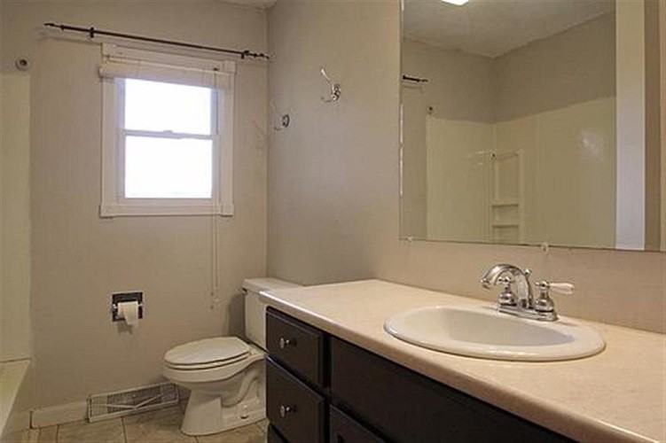 1304 Brookwood Drive - Photo 3 of 10