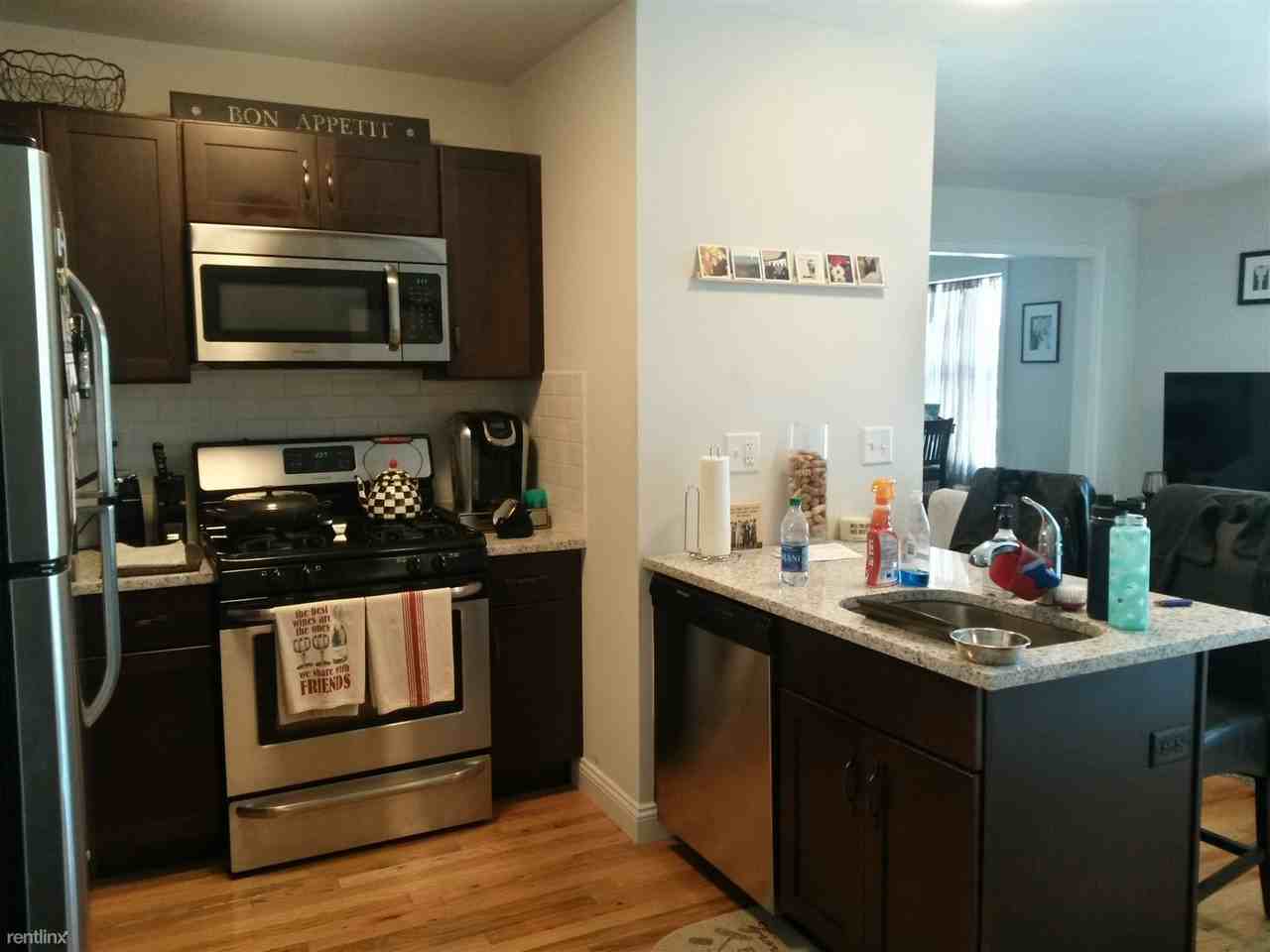 The Copperline - Hope St. - 2 Bedroom - Photo 2 of 10