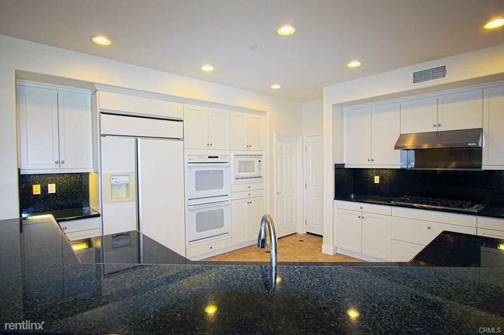 15 Douglass Dr - Photo 3 of 10