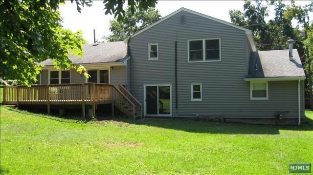 37 Academy Cir - Photo 2 of 9