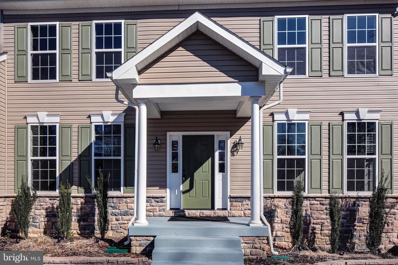 141 North Dr - Photo 3 of 46