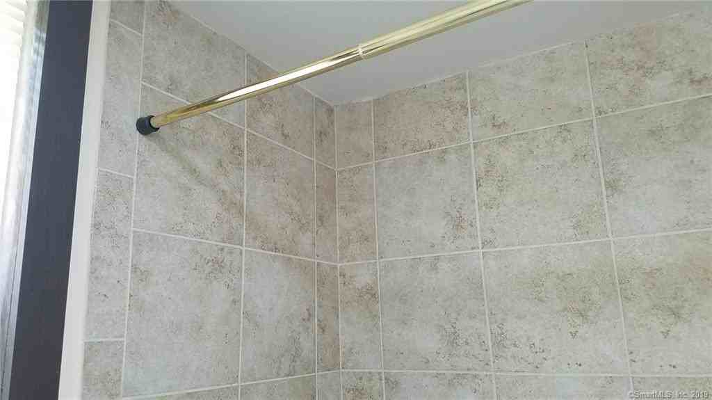 260 N Main St - Photo 3 of 24