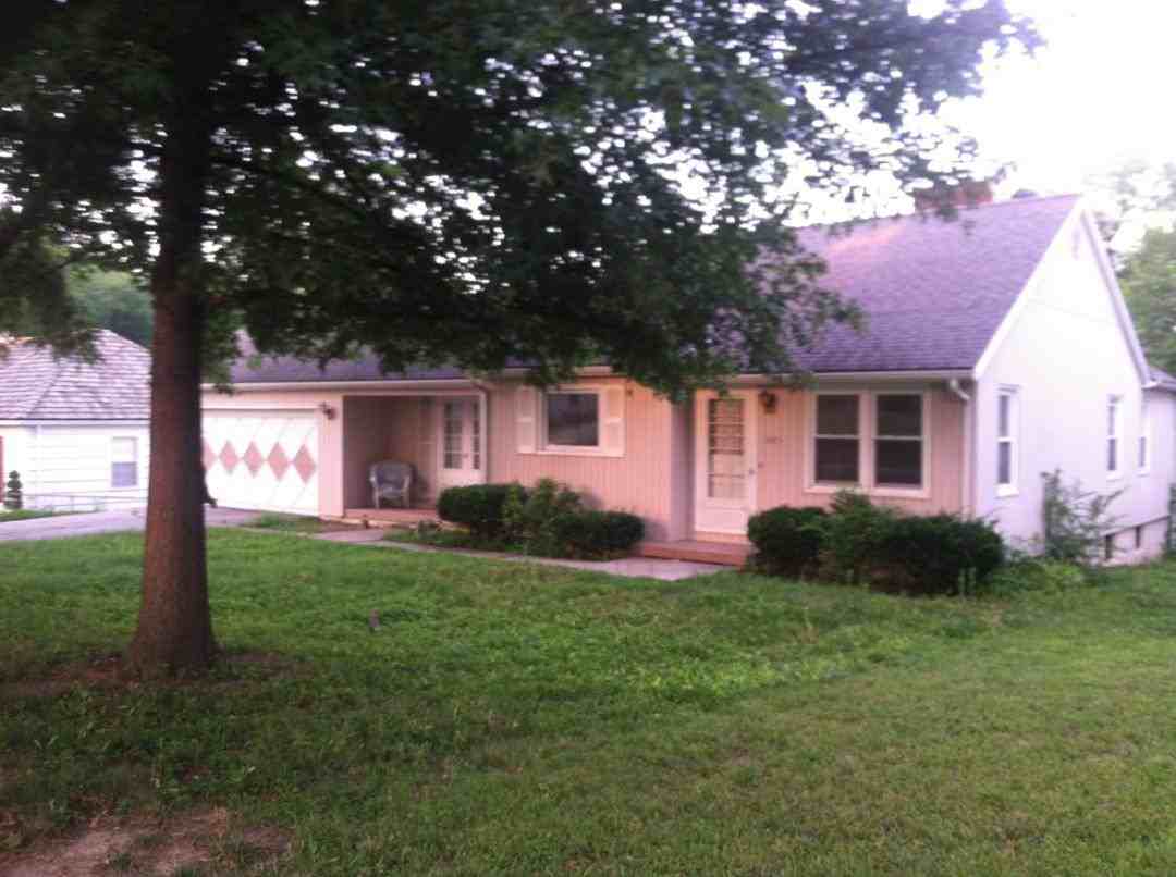 5425 N Flora Ave - Photo 2 of 2