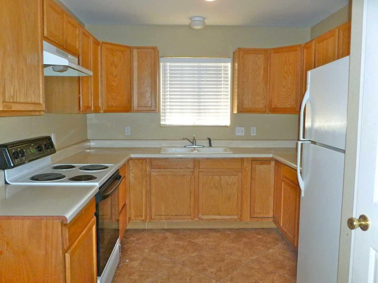 144 W Lincoln Ave - Photo 2 of 10