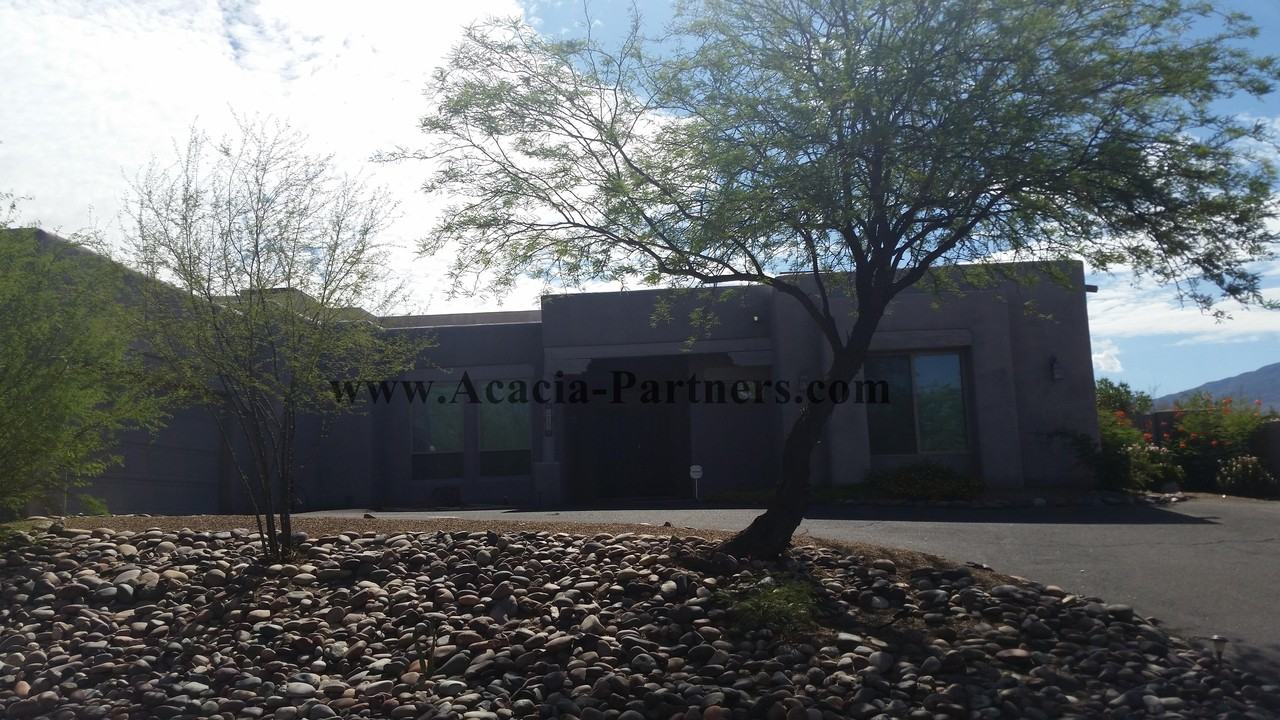 2452 N Redington Pl - Photo 2 of 14