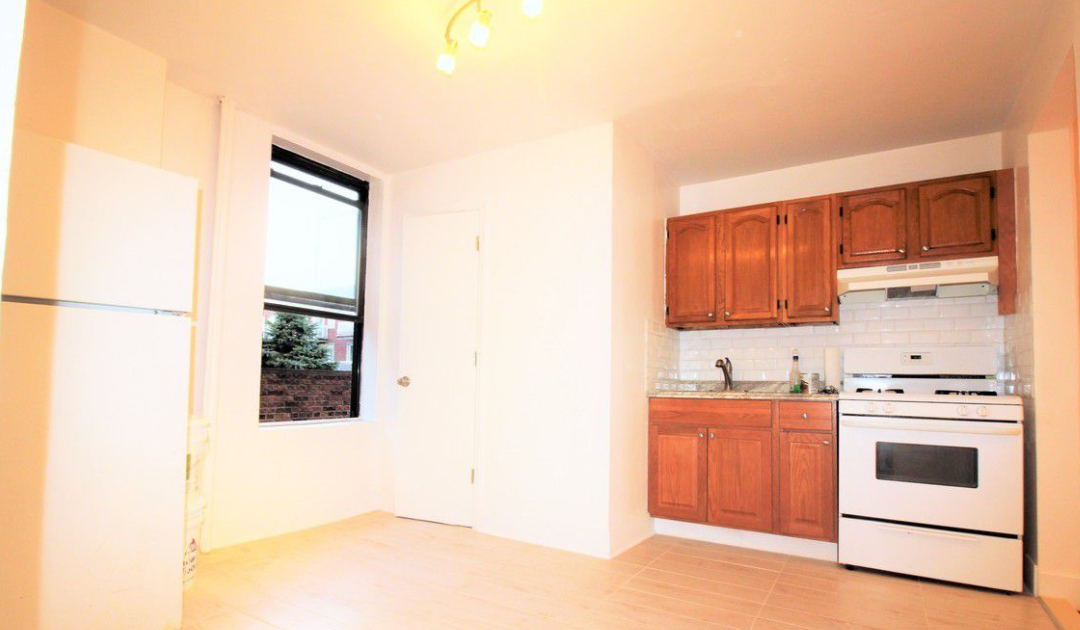 117 Bay 17th St #D3 - Photo 2 of 5