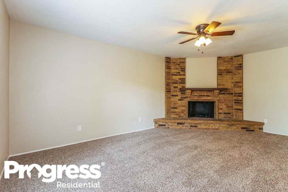 3805 Bee Tree Ln - Photo 3 of 18
