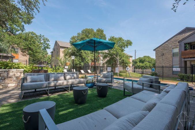 3209 South Interstate 35 Frontage Road - Photo 3 of 3