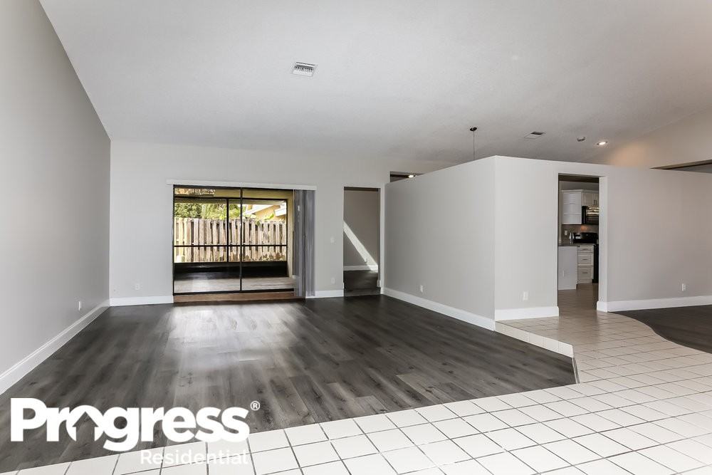 7165 NW 49th St - Photo 3 of 17