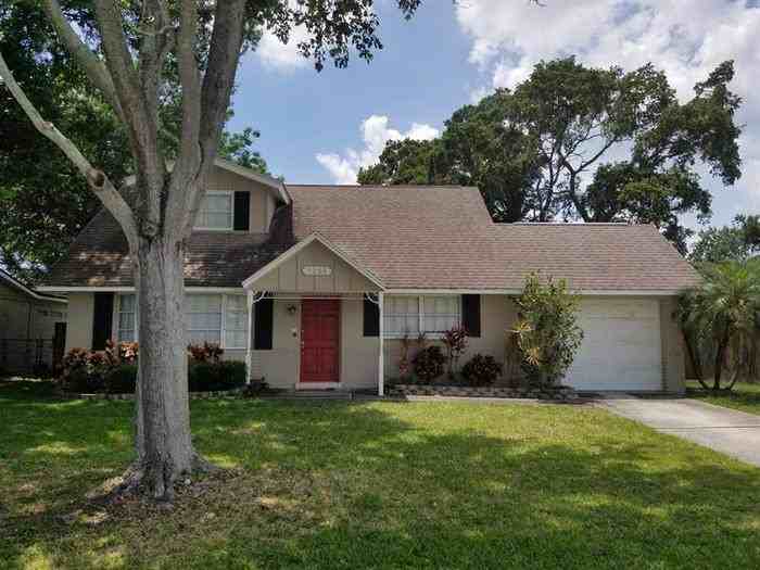 8244 127th St - Photo 2 of 25