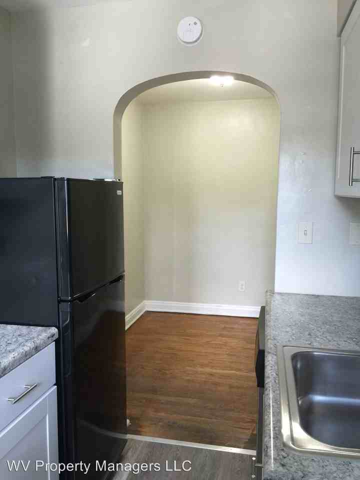 1507 1/2 Jackson Street - Photo 3 of 7