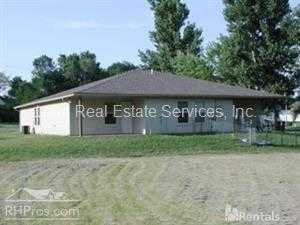 715 W 26th St - Photo 2 of 12