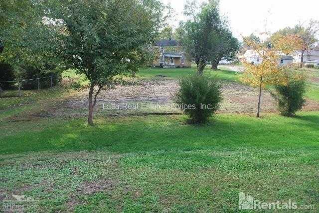 715 W 26th St - Photo 3 of 12