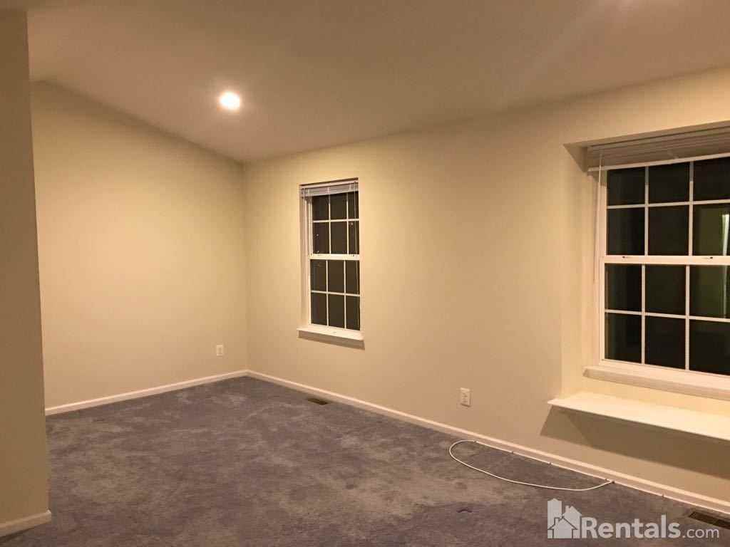 133 Evergreen Ct - Photo 2 of 9