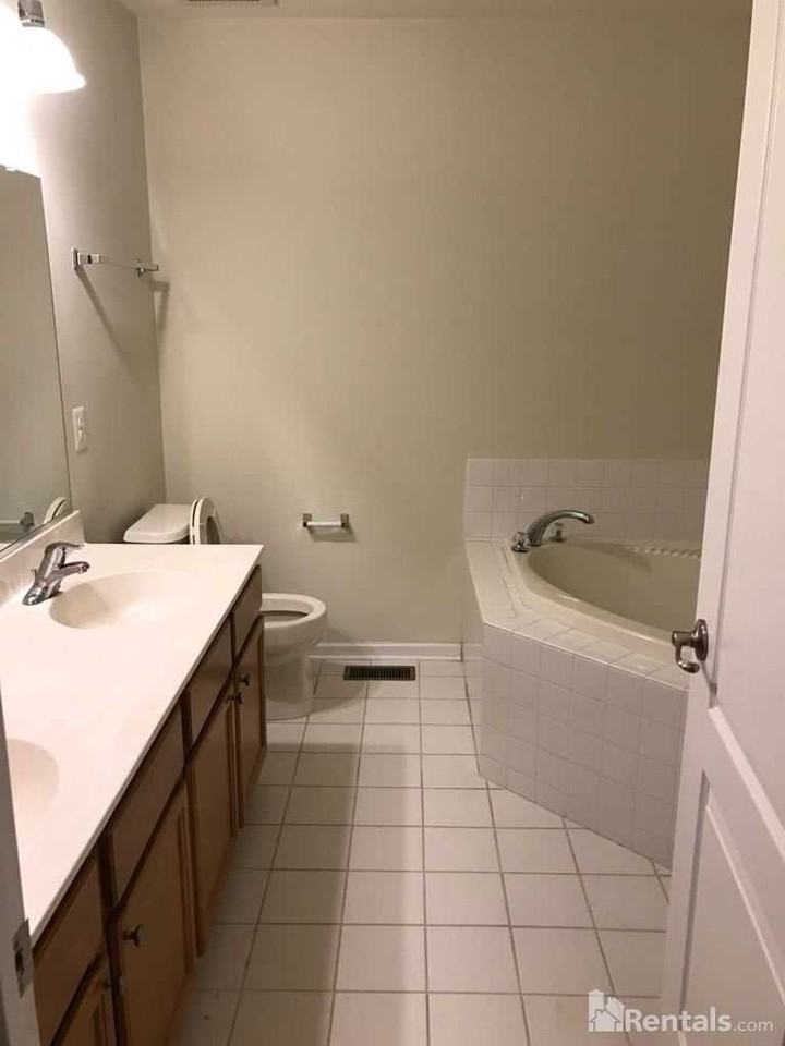 133 Evergreen Ct - Photo 3 of 9
