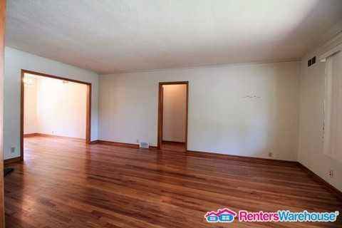 417 44th St - Photo 3 of 19