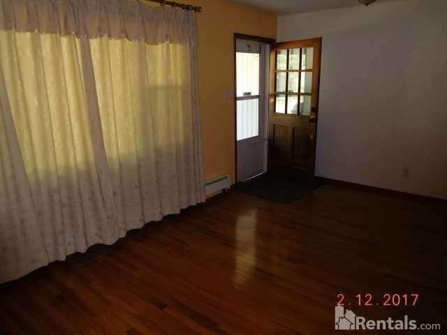 2031 Radcliffe Ave - Photo 3 of 10